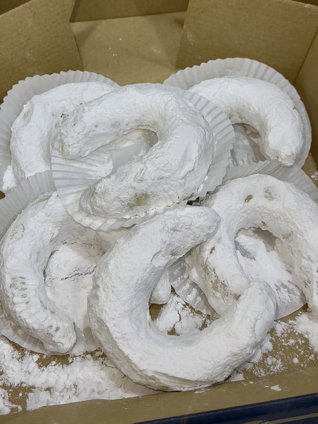 Box El’eid 50 pièce gâteaux traditionnels (10 piece de chaque modèle) - الصورة 7